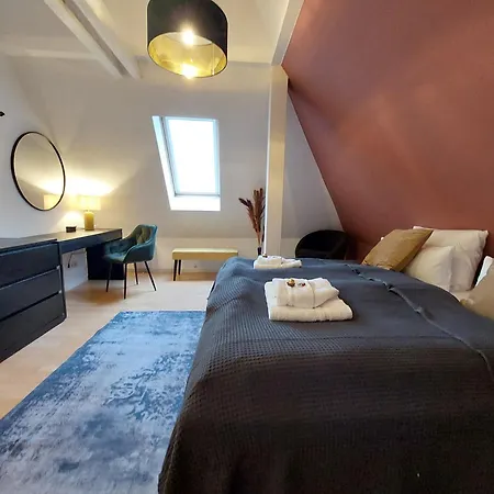 Maremar - Design-maisonette Am Holzmarkt - Luxus Boxspringbetten - Arbeitsplatz - Loggia