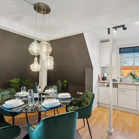 Maremar - Design-maisonette Am Holzmarkt - Luxus Boxspringbetten - Arbeitsplatz - Loggia *
