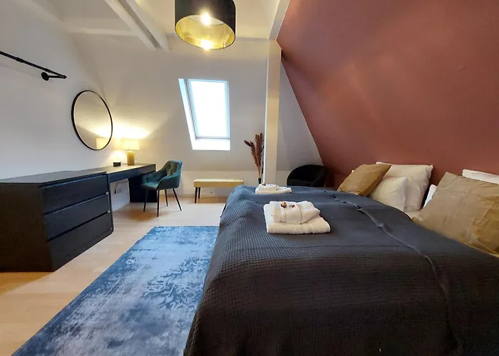 Maremar - Design-maisonette Am Holzmarkt - Luxus Boxspringbetten - Arbeitsplatz - Loggia