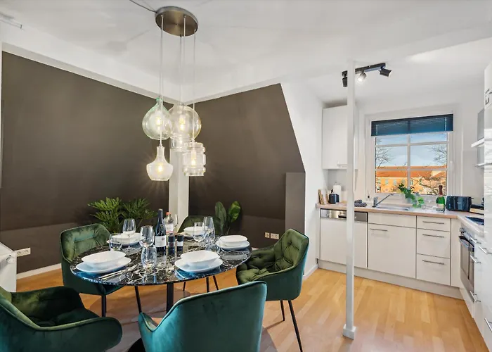 Maremar - Design-maisonette Am Holzmarkt - Luxus Boxspringbetten - Arbeitsplatz - Loggia *